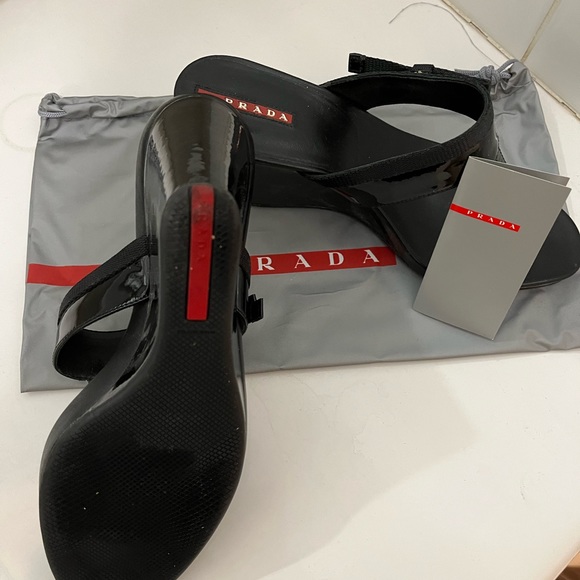 Authentic PRADA. Size 9 or European 40. Black patent leather. - Picture 9 of 12